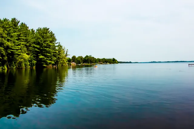 Dunromin Cottages By The Lake