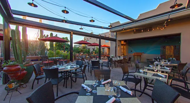 Terraza Garden Patio & Lounge