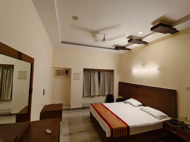 Shah Palace Guest House