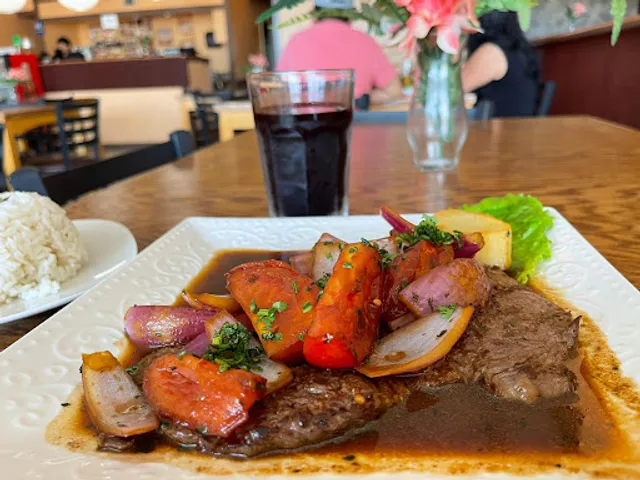 TOBY'S Vernon Restobar