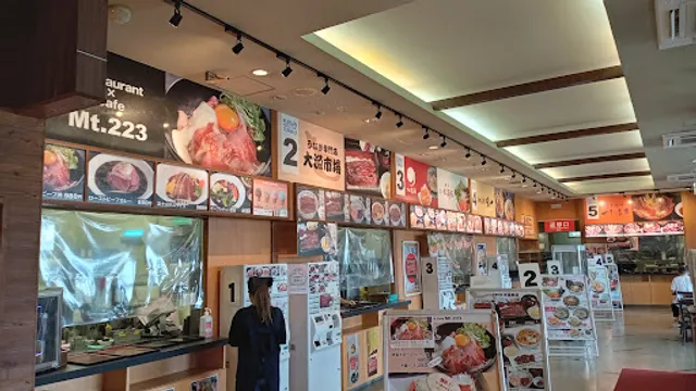 富士山フードコートテラス（道の駅 富士川楽座）