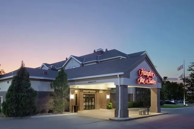 Hampton Inn & Suites Kansas City-Merriam