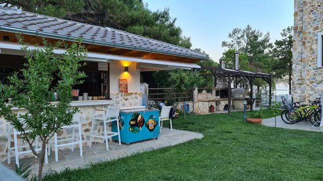 Hatzoudis Luxury Suites