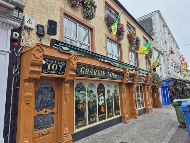 Charlie Foleys Bar and Accomodation