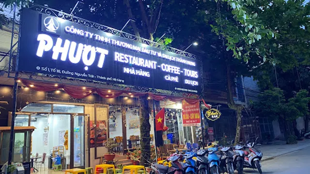 Phượt House Restaurant, Motorbike rental and hostel.
