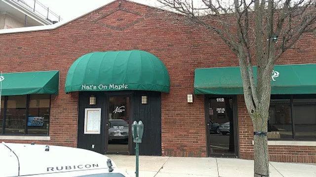 Nat's On Maple