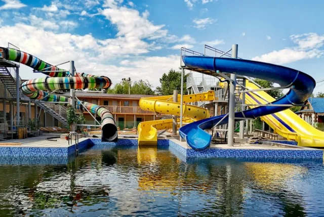 Lazurnyy Bereg, Turbaza