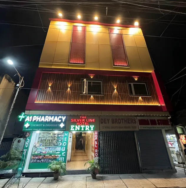 The Silverline Hotel - Hotels near Kolkata Airport