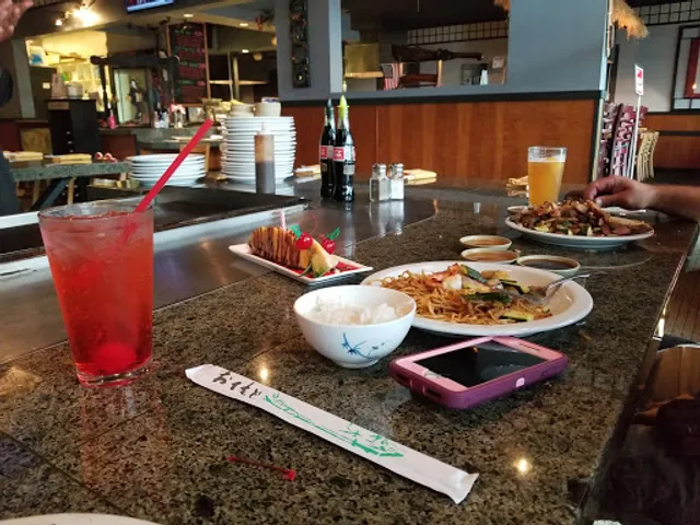 Fuji's Grill and Sushi