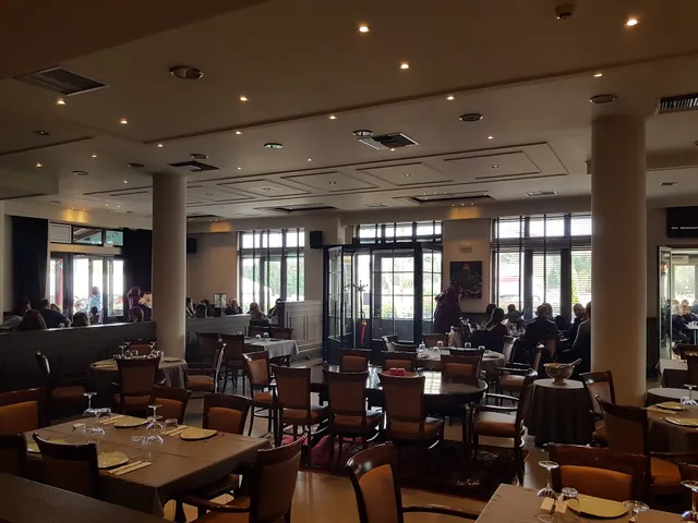 Δέκα Bar I Restaurant