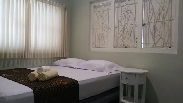 Omah Ngadiwinatan Syariah Homestay