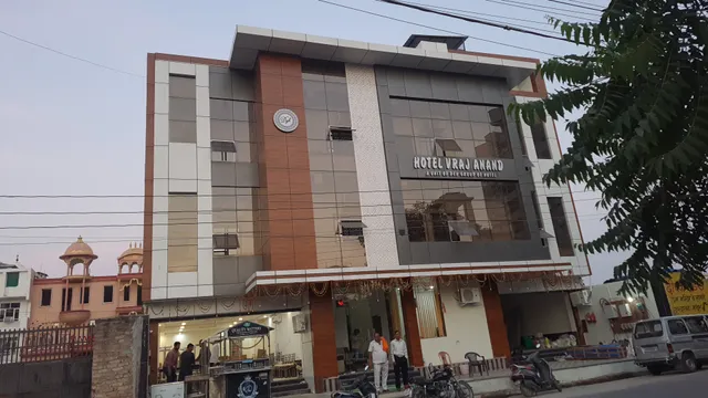 Hotel Vraj Anand