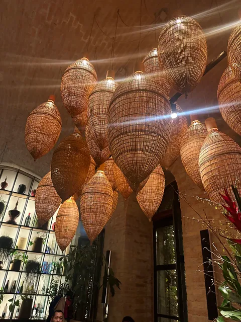 QUÍ Restaurant & Bar