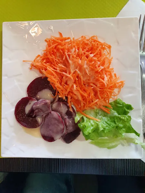 Au Café du Commerce