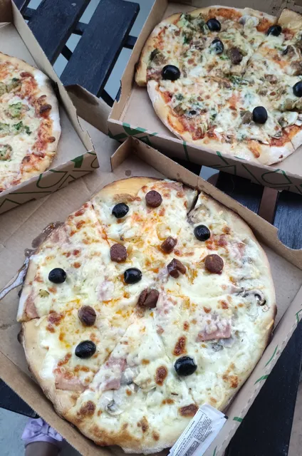 L'Amoura Pizza