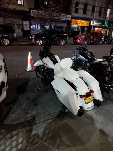 E & J Unisex Hair Salon