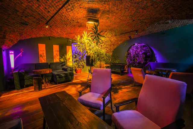 Guru, чайные церемонии и азиатская кухня