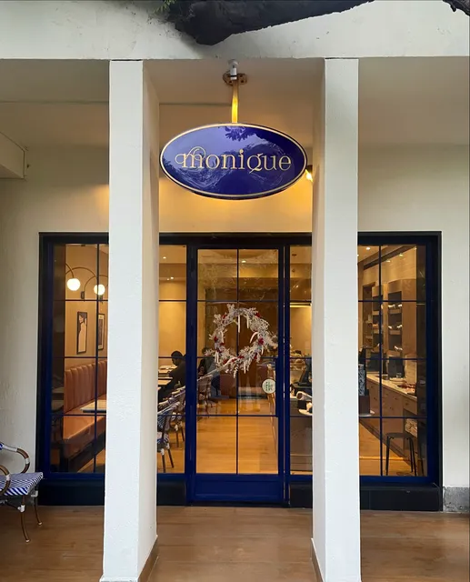 Cafe Monique at The Manor