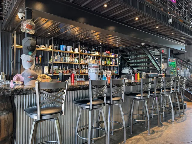 Lug Nutz Bar & Grill