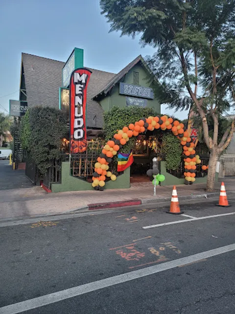 Safari Restaurant and Bar