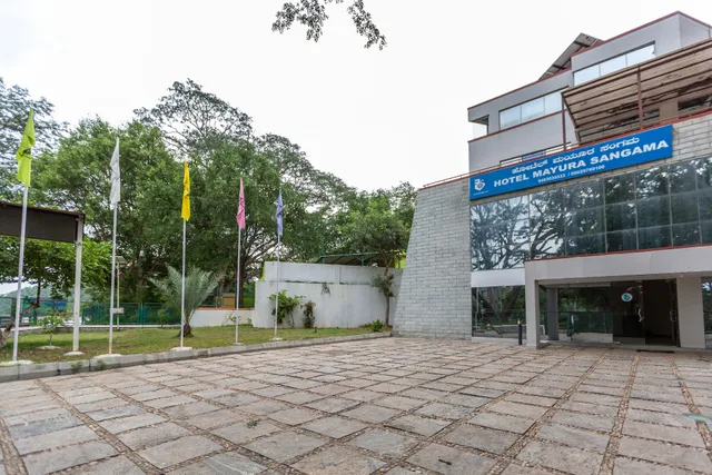 Hotel Mayura Sangama