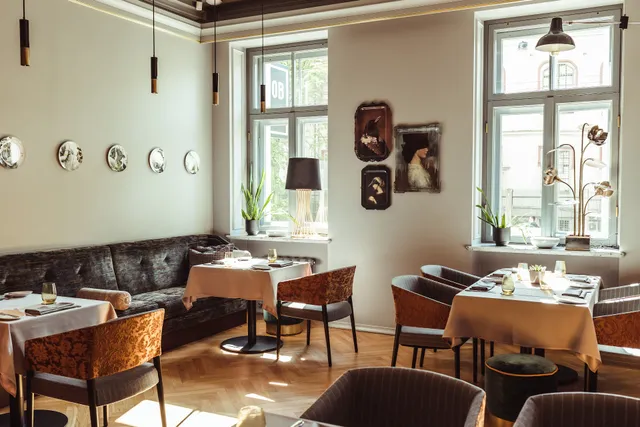 SNOB Bar & Restaurant