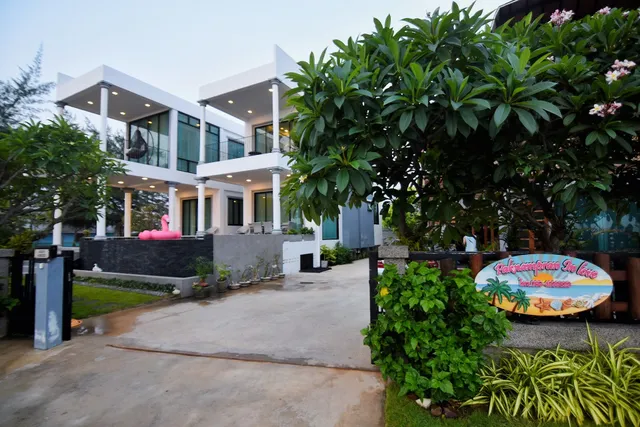 Pak Nam Pran in Love