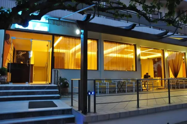 HOTEL LUX - ΞΕΝΟΔΟΧΕΙΟ ΛΟΥΞ