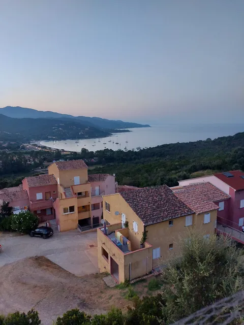 Les Hameaux de Favona