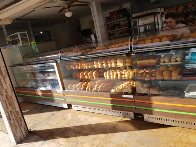 Panadería y Pastelería Santa Helena