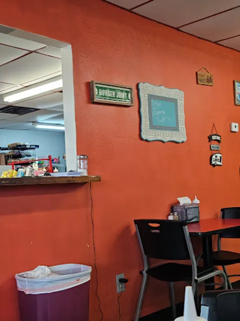 Burger Supreme Drive-Inn