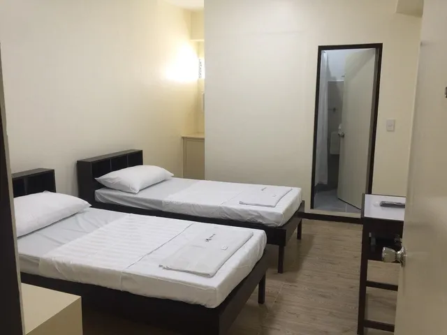 Hotel Madiaas by RedDoorz