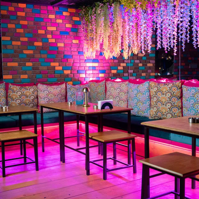 Piccadilly Pub and Restaurant