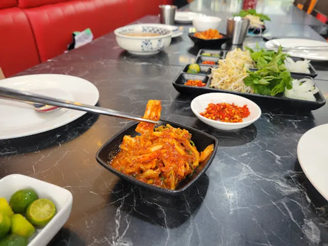 Halong Bay Vietnamese Restaurant - Kim's Mall