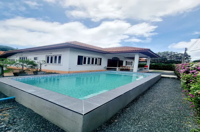 บ้านพักแม่รำพึงบีชเฮ้า