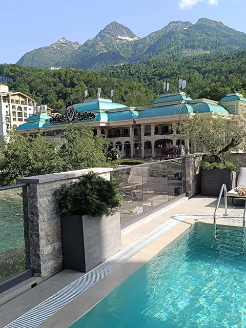 Country Hills Resort