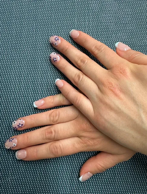 Zoe’s Tipology Nails & spa