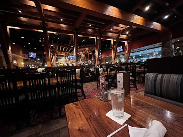 Lazy Dog Restaurant & Bar