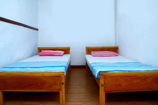 55 Fort Train Hostel Colombo