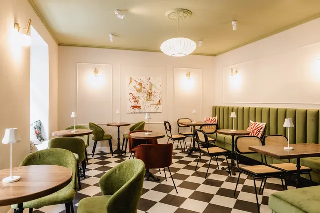 Neks – Lounge Bar & Letter to Your Future Self Experience