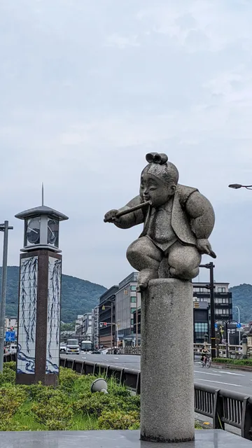 Statue of Ushiwakamaru & Benkei