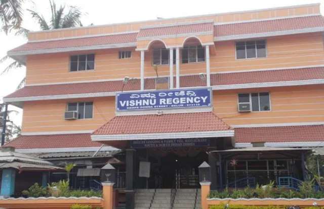 OYO 24127 Vishnu Regency