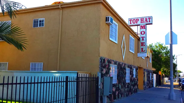 Top Hat Motel
