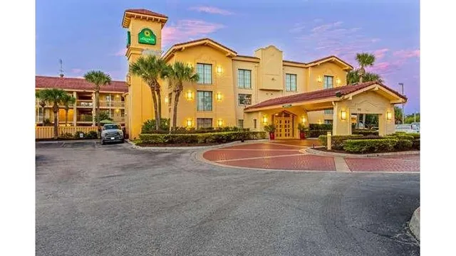 La Quinta Inn by Wyndham Orlando Airport West