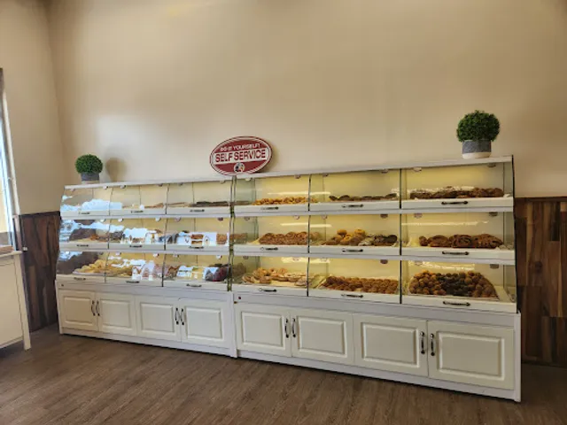 Nory's Donut & Bakery