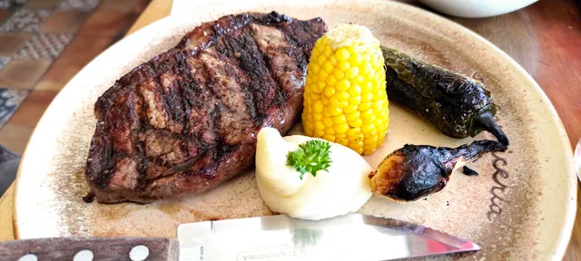 Carniceria y Cremeria Lira