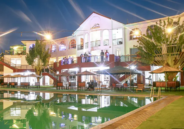 Greenpark Sundowner hotel