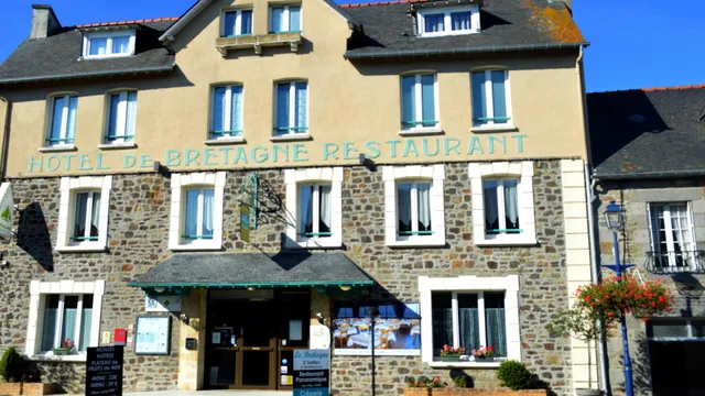 Logis Hôtel le Bretagne - le Vivier sur Mer