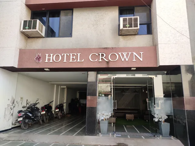 Hotel Crown