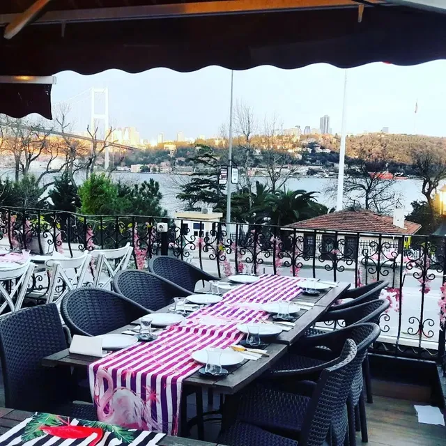 Redibu Cafe & Restaurant